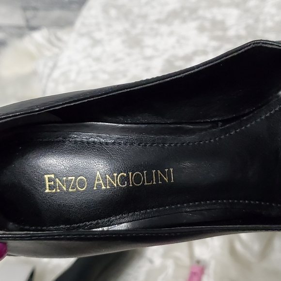 Enzo Angiolini Color Block Pointed Front Close Toe Pumps - Picture 9 of 11